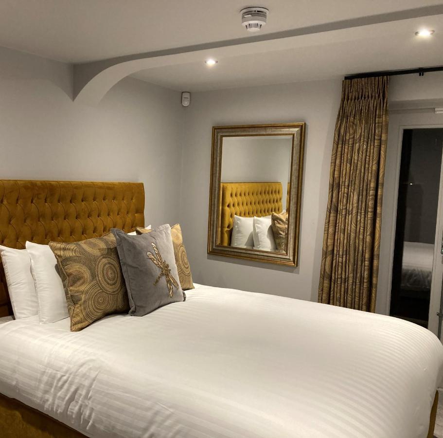 Keswick Lake Road Apartments ภายนอก รูปภาพ