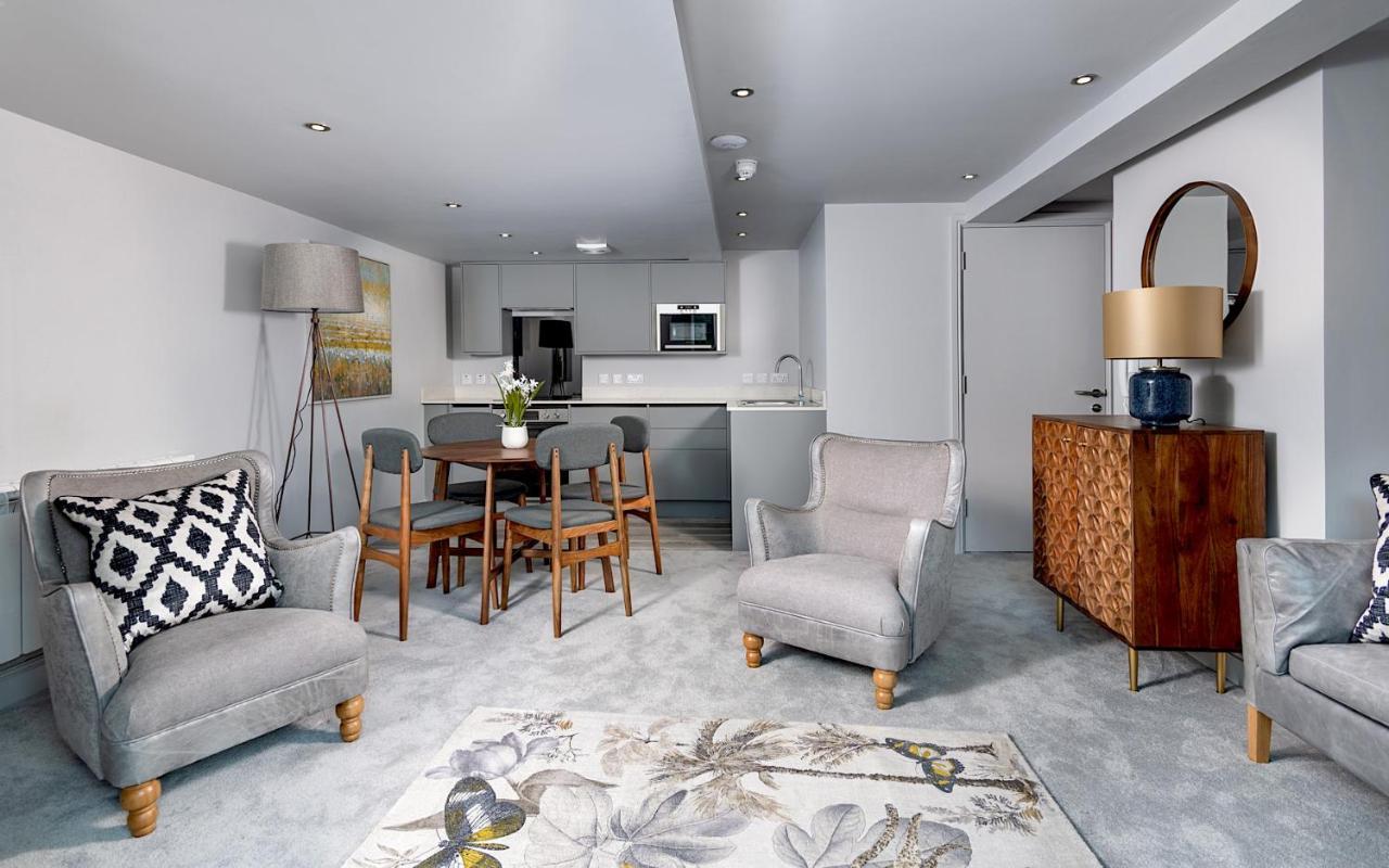 Keswick Lake Road Apartments ภายนอก รูปภาพ